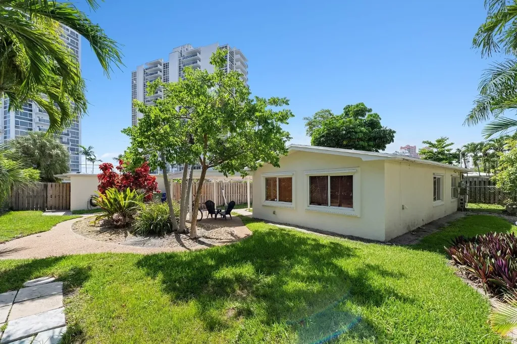 2713 NE 33rd Avenue Fort Lauderdale FL 33308