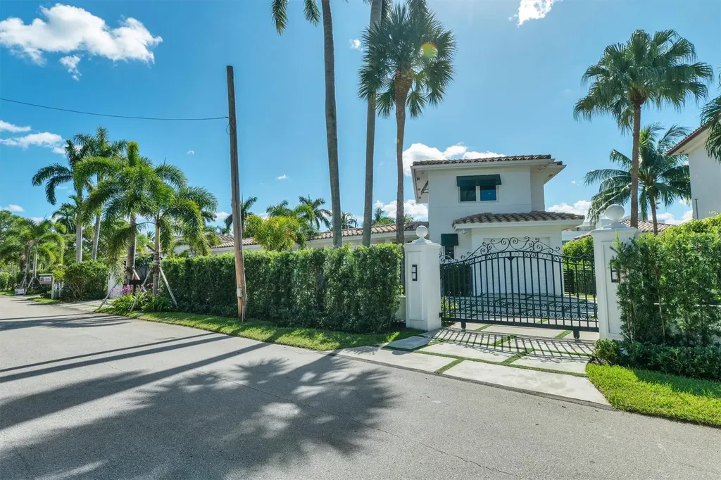 2520 Laguna Terrace Fort Lauderdale FL 33316