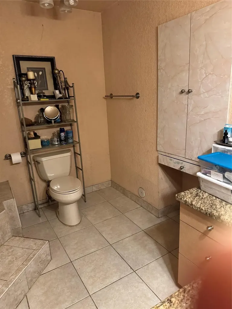 936 W Tropical Way Plantation FL 33317