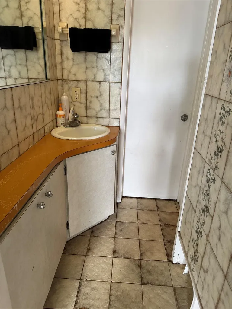 936 W Tropical Way Plantation FL 33317