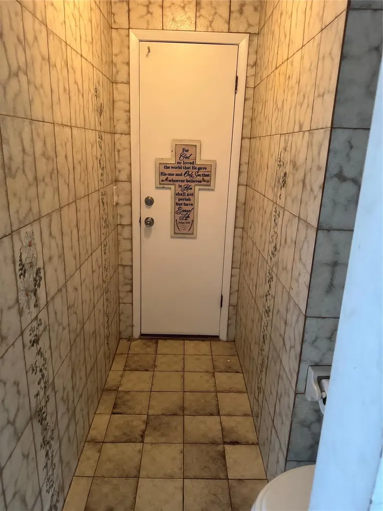 936 W Tropical Way Plantation FL 33317