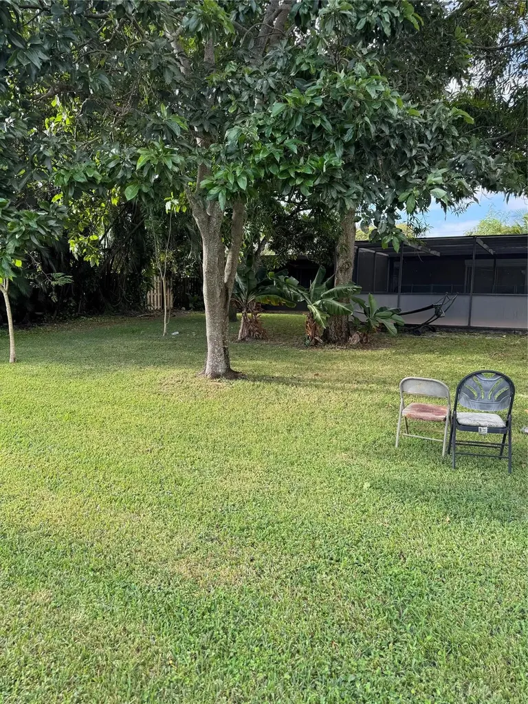 936 W Tropical Way Plantation FL 33317