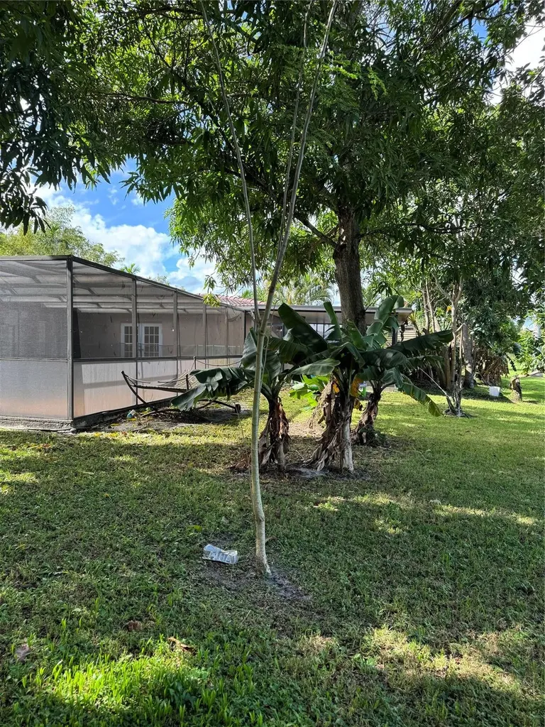 936 W Tropical Way Plantation FL 33317