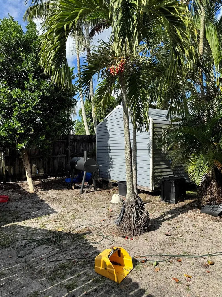 936 W Tropical Way Plantation FL 33317