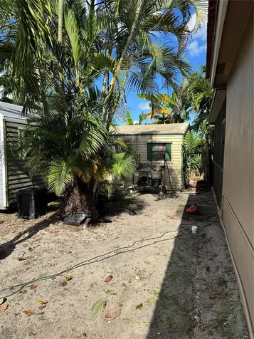 936 W Tropical Way Plantation FL 33317