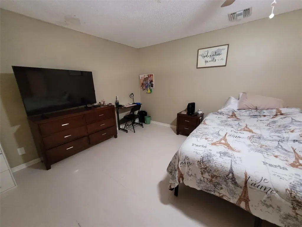 1146 N University Drive Plantation FL 33322