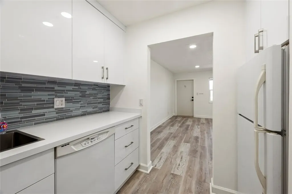 2840 NE 14th Street Causeway Pompano Beach FL 33062