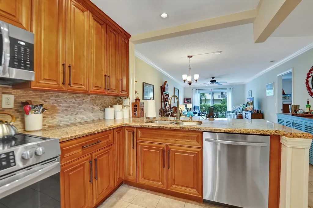 860 SE 6th Avenue Deerfield Beach FL 33441