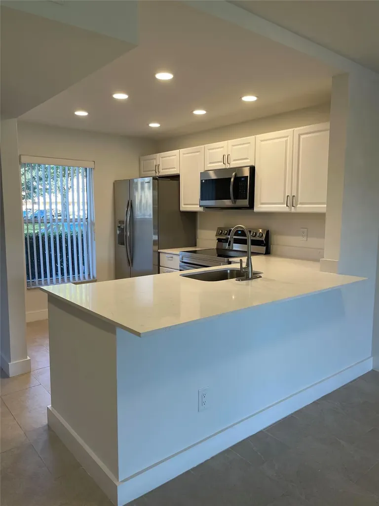 5890 NW 64th Avenue Fort Lauderdale FL 33319