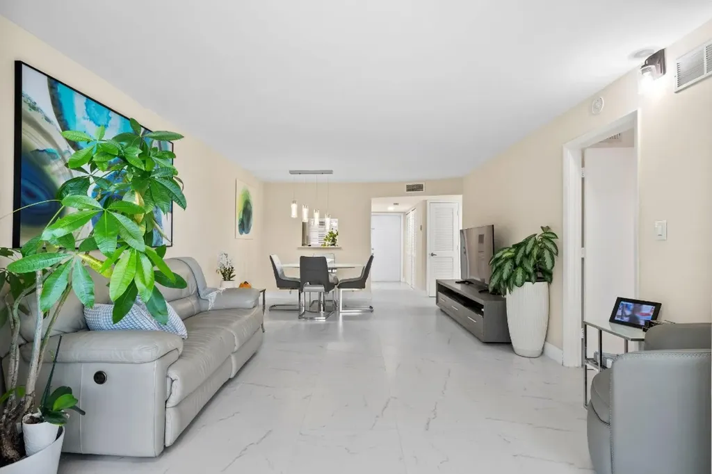 9660 Sunrise Lakes Boulevard Sunrise FL 33322