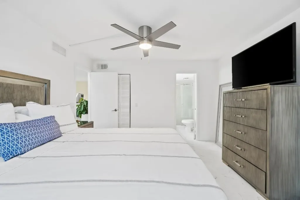 9660 Sunrise Lakes Boulevard Sunrise FL 33322
