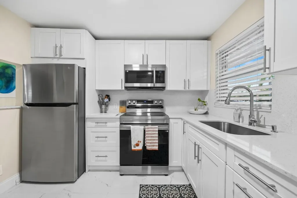 9660 Sunrise Lakes Boulevard Sunrise FL 33322