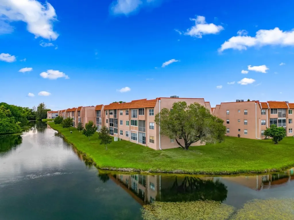 9660 Sunrise Lakes Boulevard Sunrise FL 33322