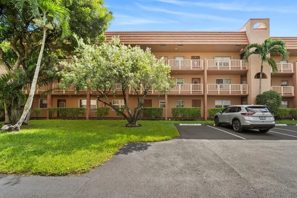 9660 Sunrise Lakes Boulevard Sunrise FL 33322