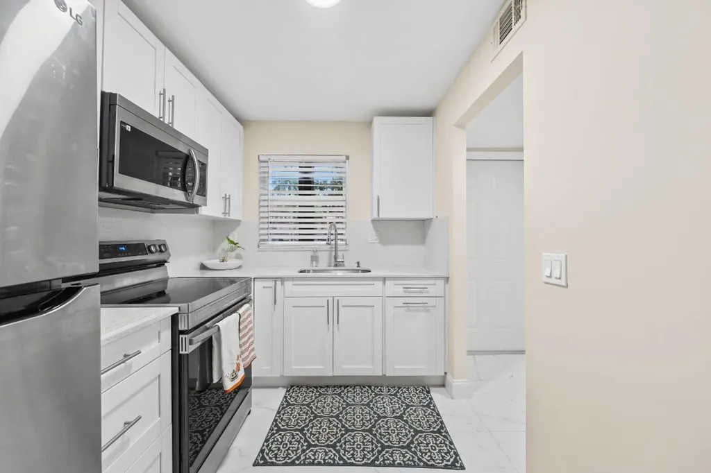 9660 Sunrise Lakes Boulevard Sunrise FL 33322