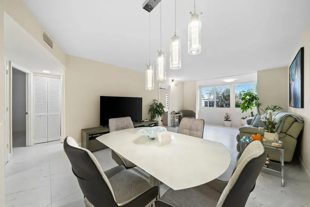 9660 Sunrise Lakes Boulevard Sunrise FL 33322