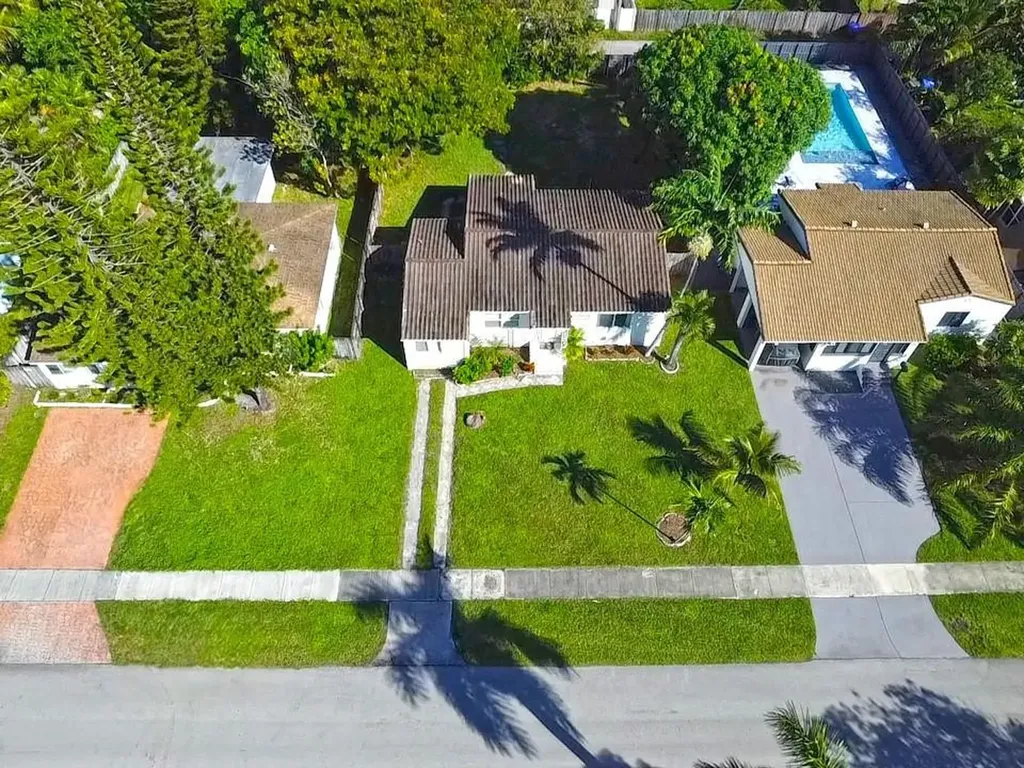1535 Plunkett Street Hollywood FL 33020