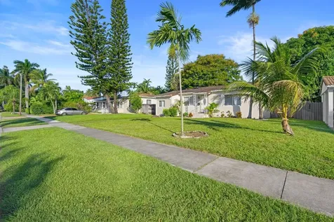1535 Plunkett Street Hollywood FL 33020