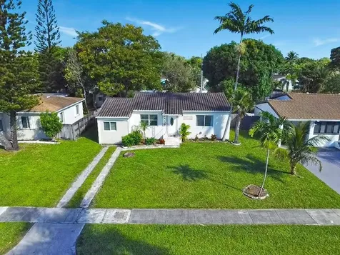1535 Plunkett Street Hollywood FL 33020