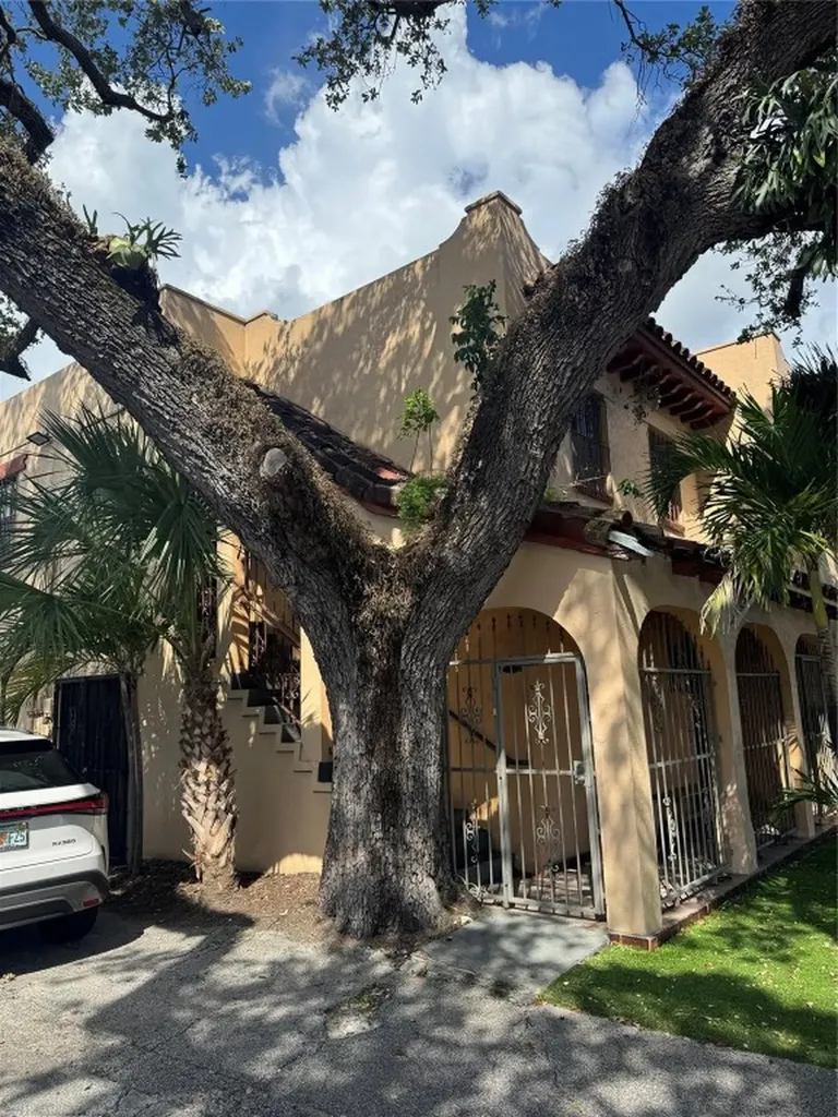 1527 NE 4th Avenue Fort Lauderdale FL 33304