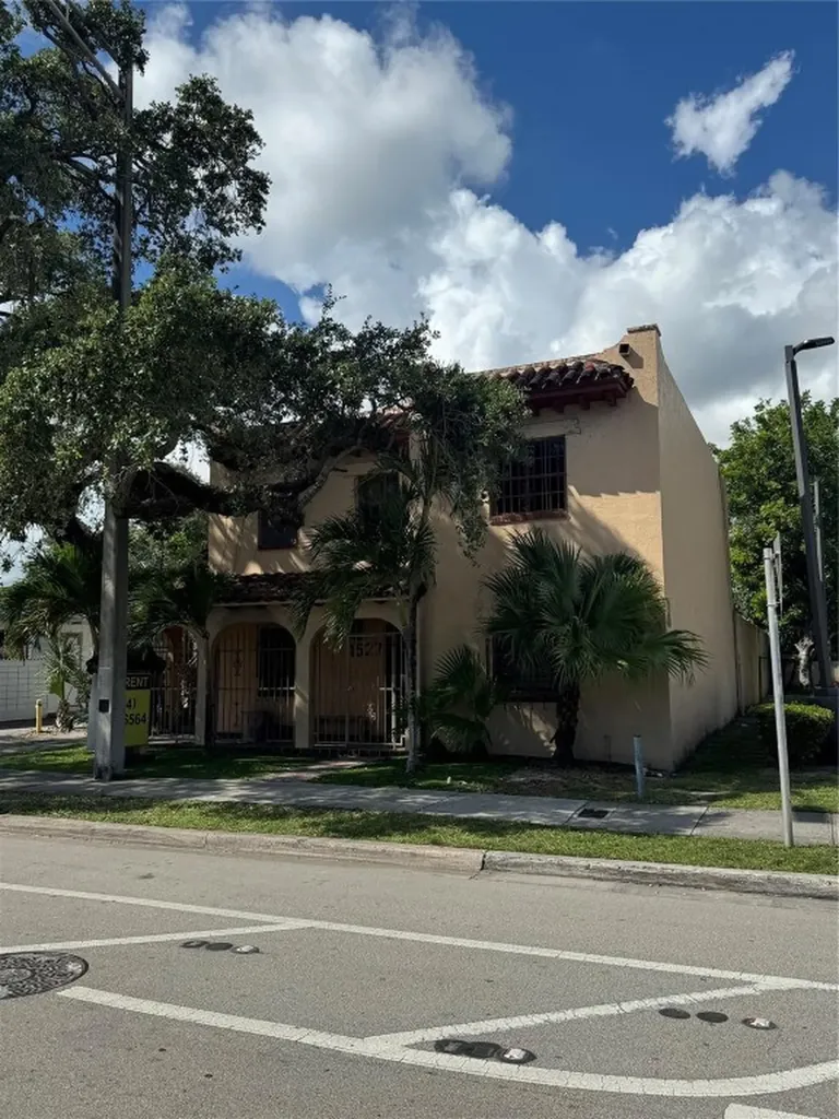 1527 NE 4th Avenue Fort Lauderdale FL 33304
