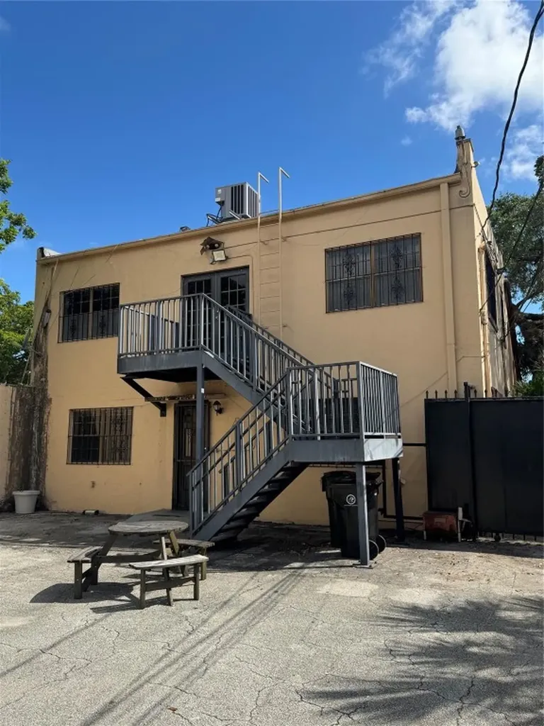 1527 NE 4th Avenue Fort Lauderdale FL 33304