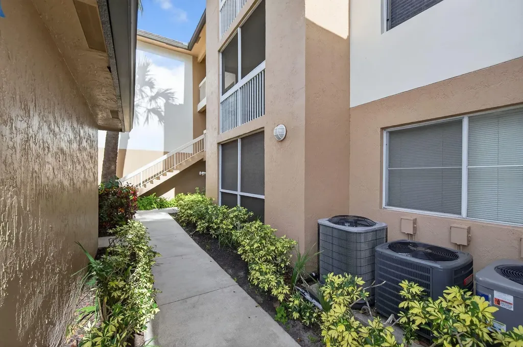 9977 Westview Drive Coral Springs FL 33076