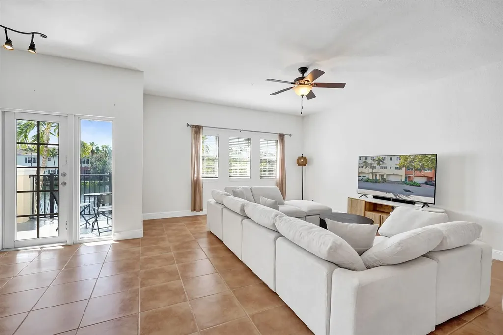 228 SW 6th Court Pompano Beach FL 33060