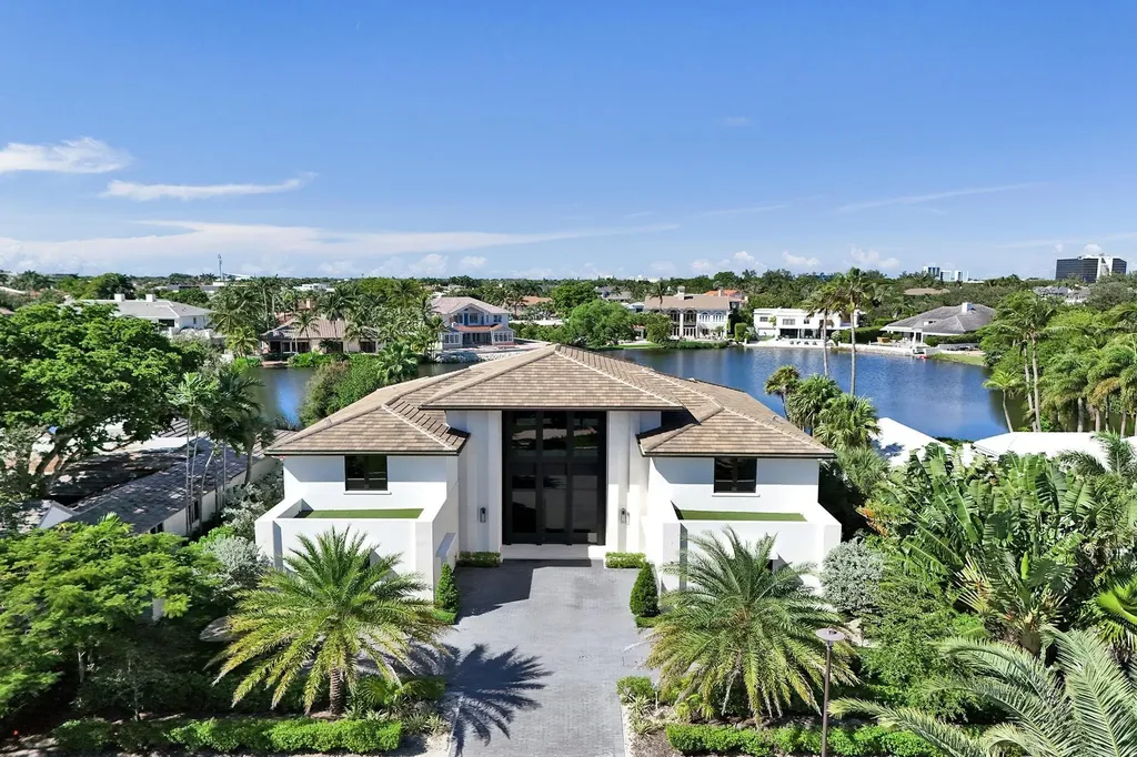 7 Seneca Road Sea Ranch Lakes FL 33308