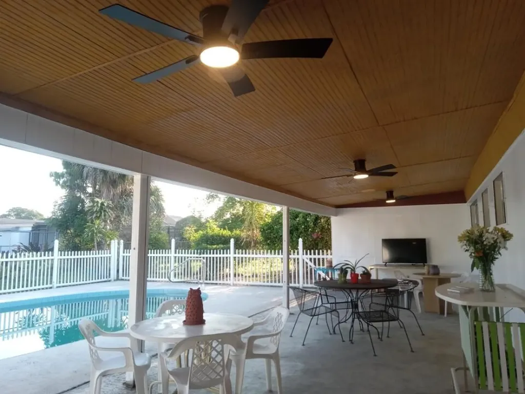 136 Greenbrier Drive Palm Springs FL 33461
