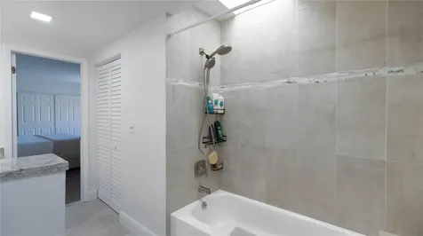 8204 SW 23rd Street North Lauderdale FL 33068