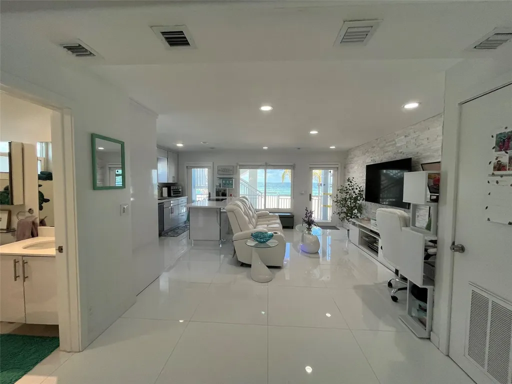 310 S Broadwalk Hollywood FL 33019