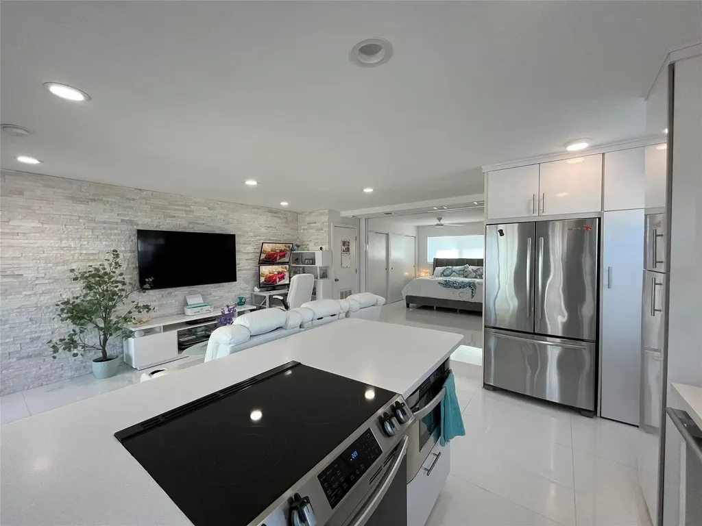 310 S Broadwalk Hollywood FL 33019