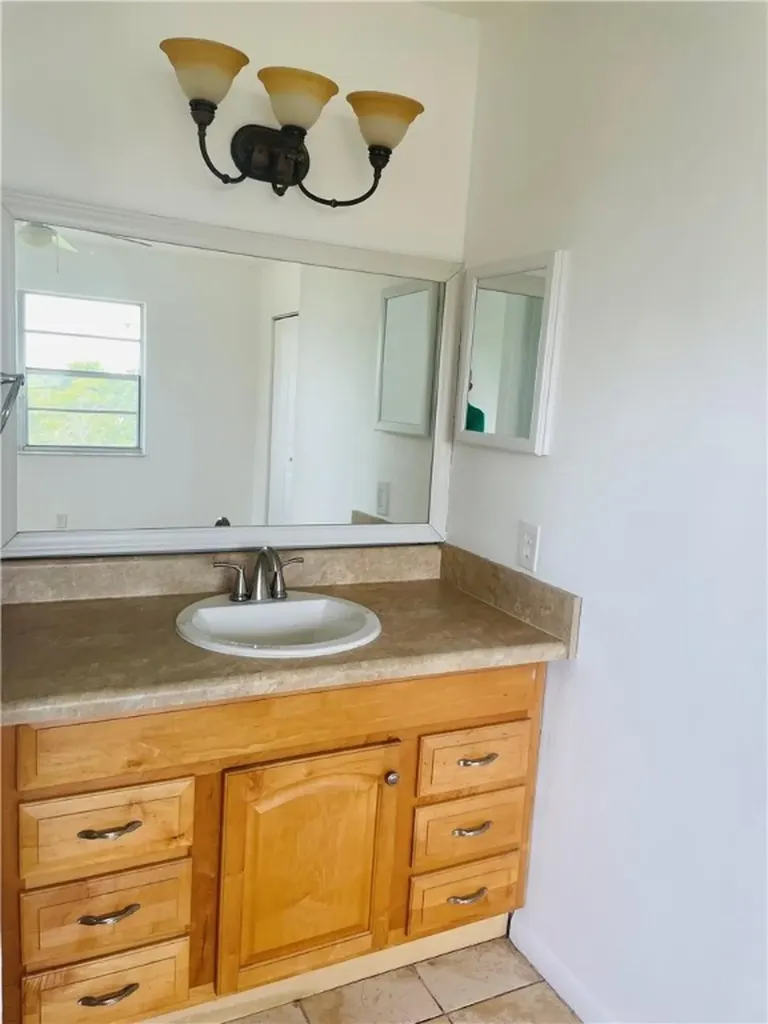 3247 NW 103rd Te Coral Springs FL 33065
