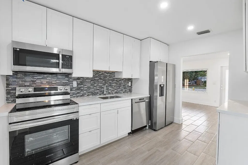 370 S Golf Boulevard Pompano Beach FL 33064
