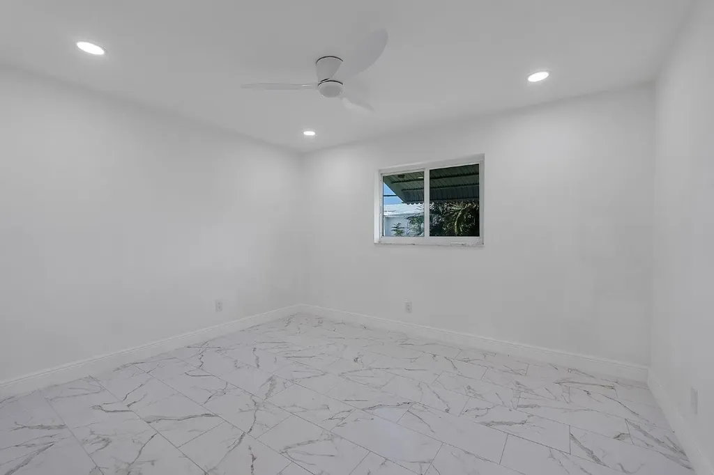 370 S Golf Boulevard Pompano Beach FL 33064