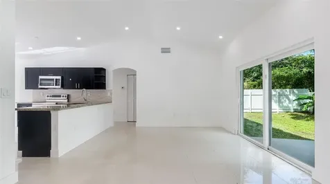 1811 SW 124th Way Miramar FL 33027