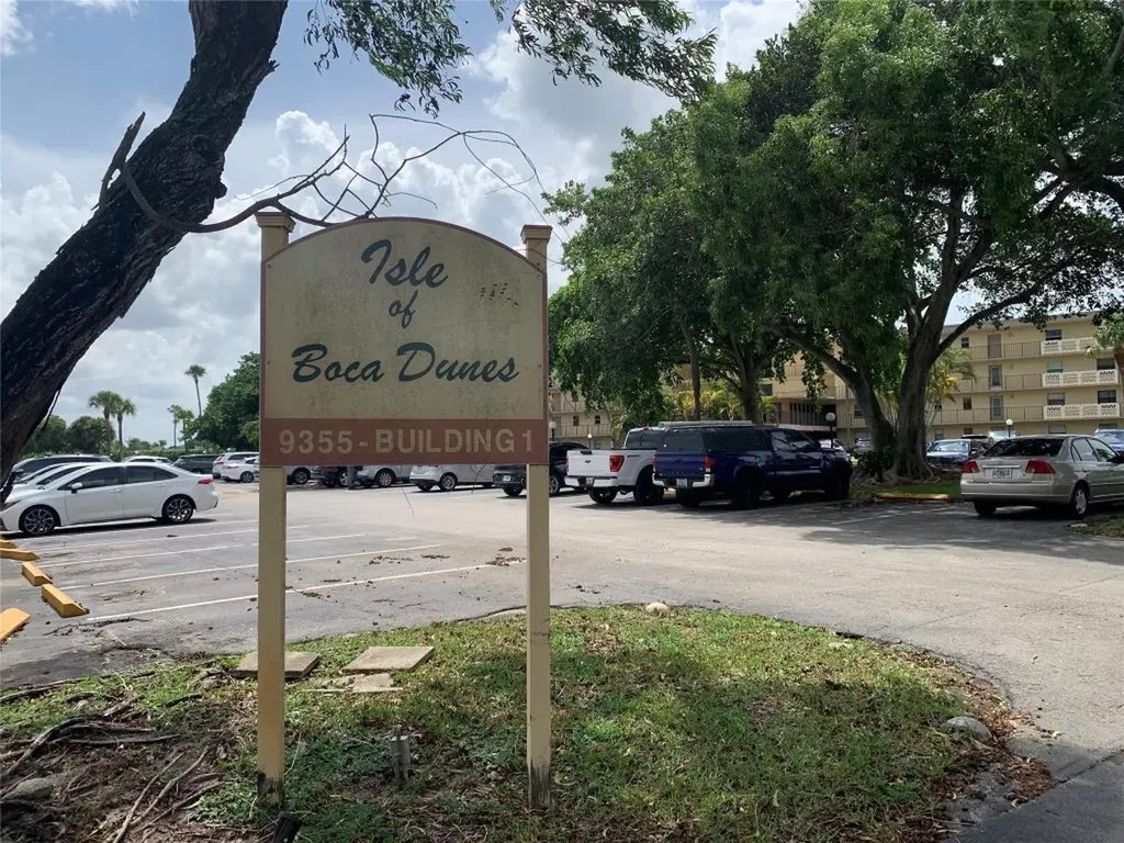 9355 SW 8th Street Boca Raton FL 33428