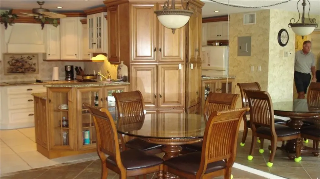 9000 Jacaranda Lane Plantation FL 33324