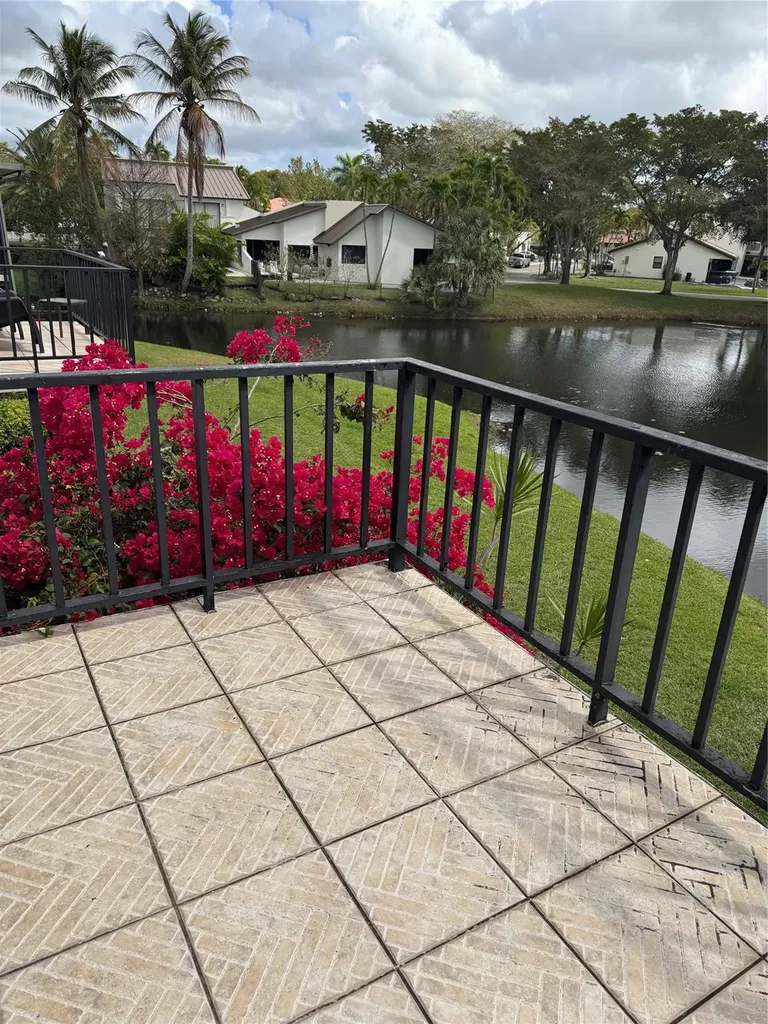 9000 Jacaranda Lane Plantation FL 33324