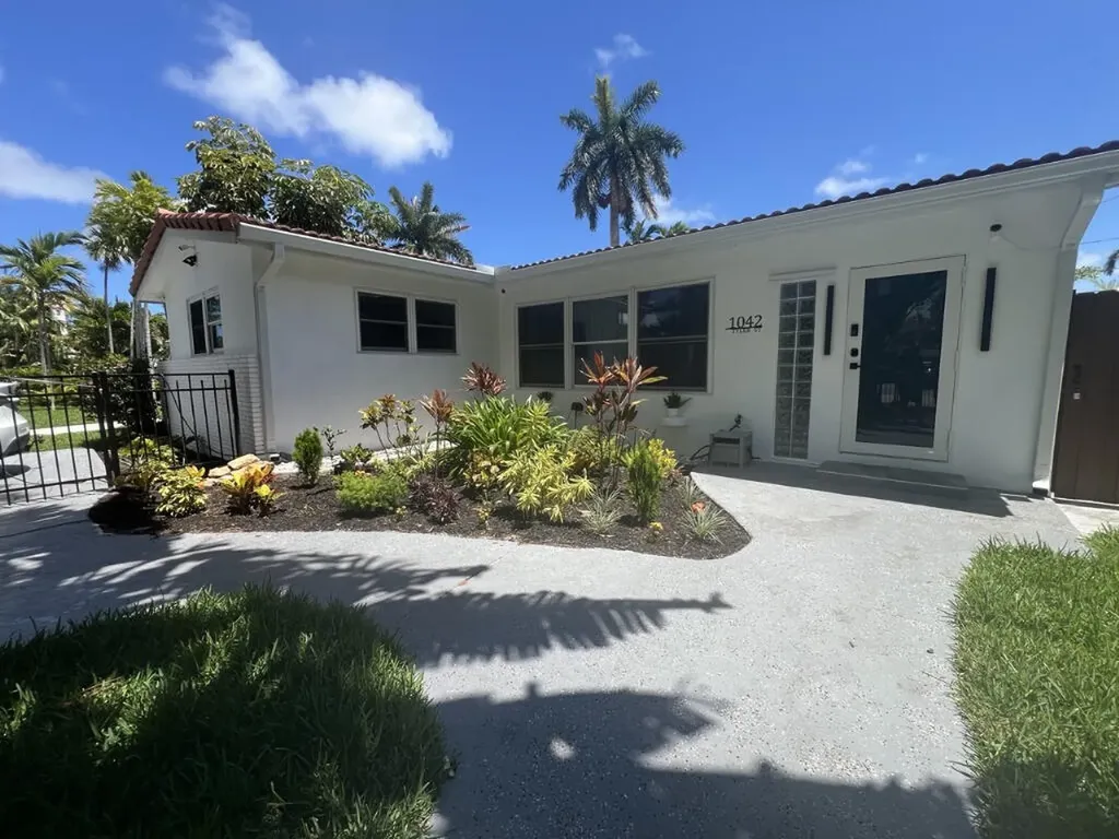 1042 Tyler Street Hollywood FL 33019