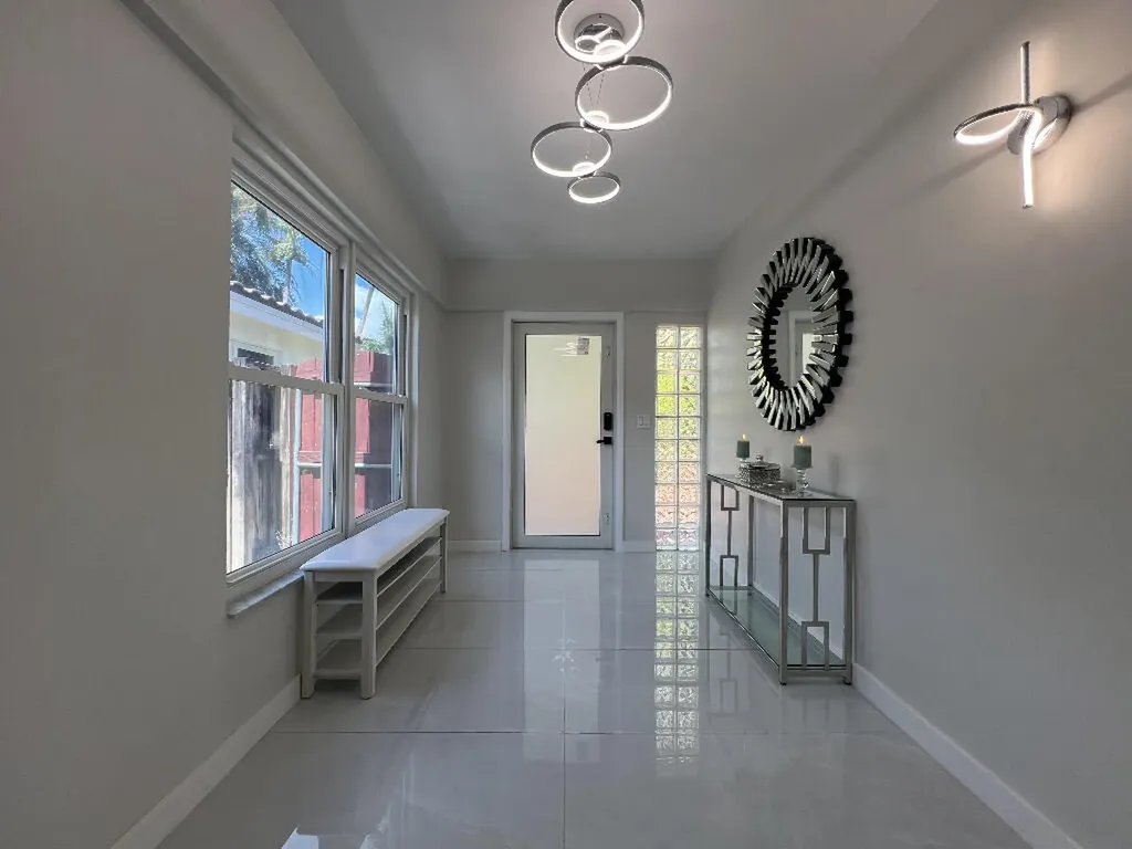 1042 Tyler Street Hollywood FL 33019