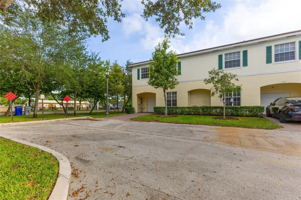 122 SW 7th Court Pompano Beach FL 33060