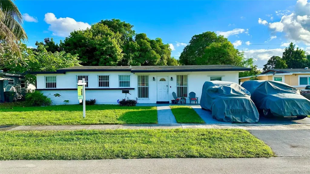4810 NW 11th Place Lauderhill FL 33313