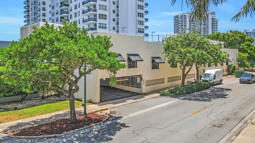 3015 N Ocean Boulevard Fort Lauderdale FL 33308