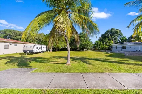 23 NE 116th Street Miami FL 33161
