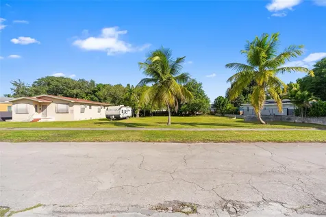 23 NE 116th Street Miami FL 33161