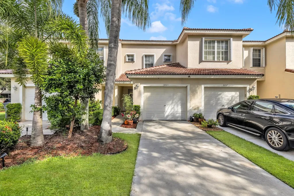 9723 Lago Drive Boynton Beach FL 33472