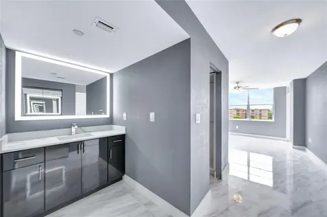 1100 Saint Charles Place Pembroke Pines FL 33026