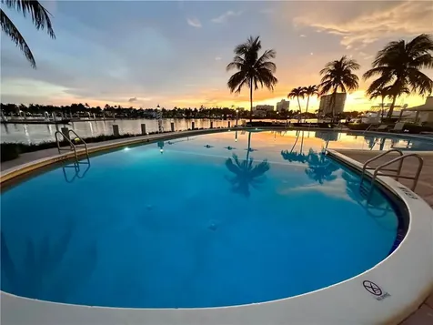 1 Las Olas Circle Fort Lauderdale FL 33316